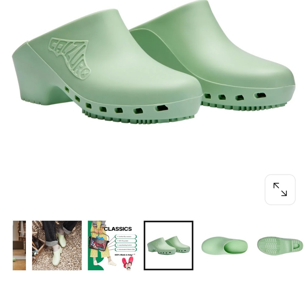 CALZURO pistachio colored clogs